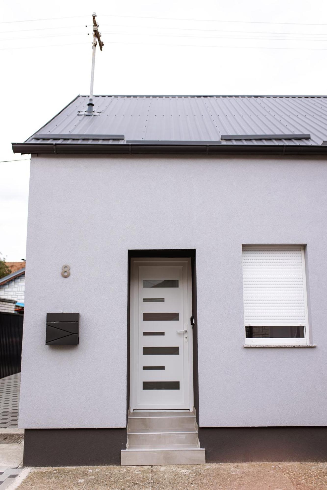 Cozy Studio Apartment In Osijek - Self Check In Buitenkant foto
