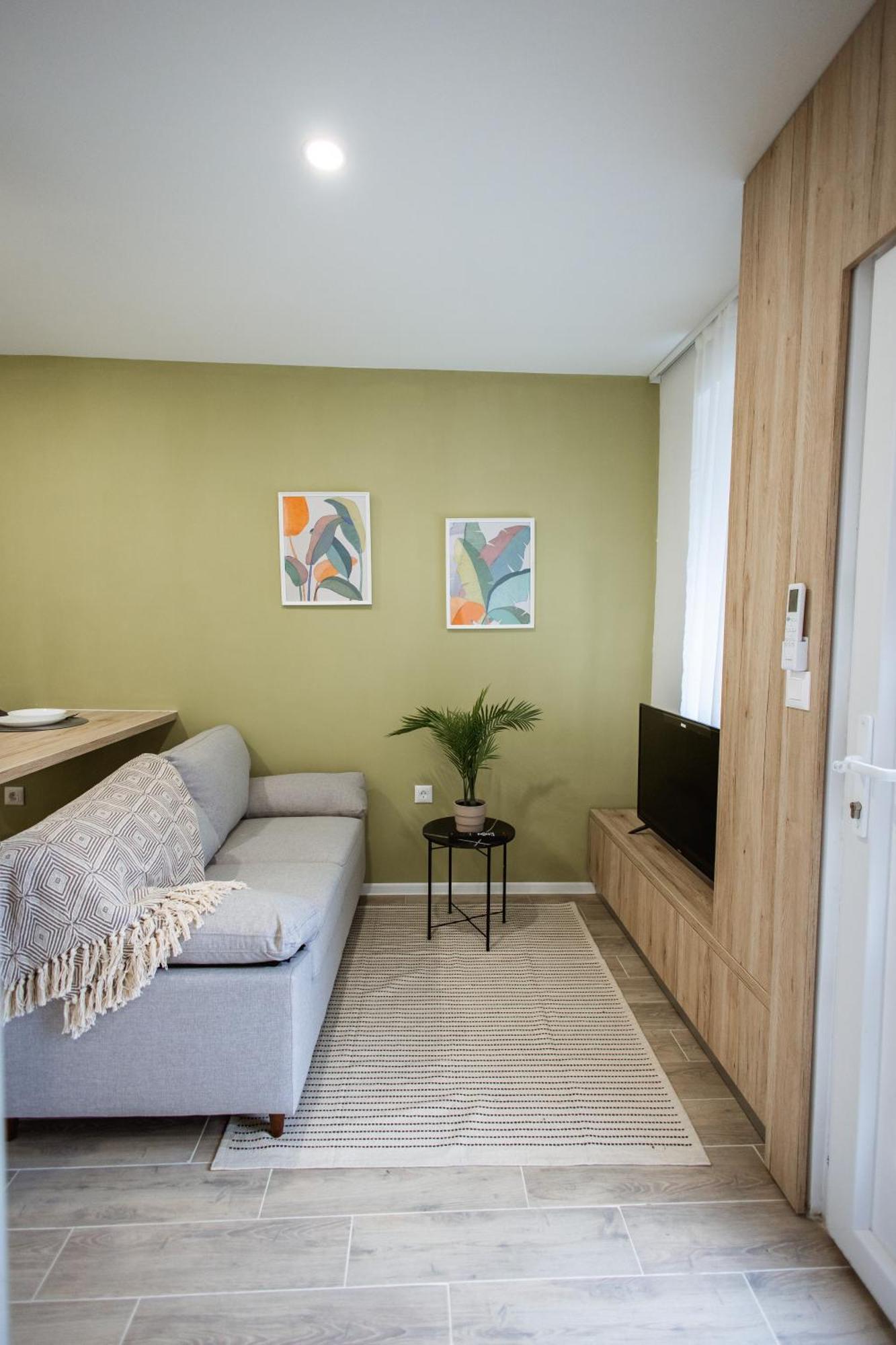 Cozy Studio Apartment In Osijek - Self Check In Buitenkant foto