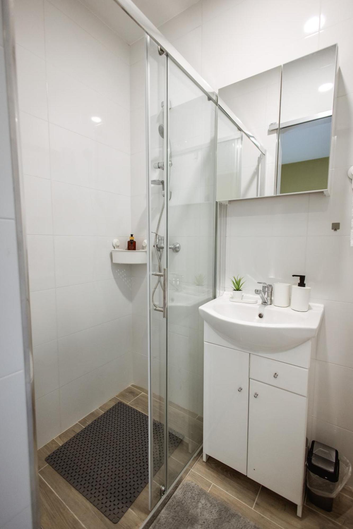 Cozy Studio Apartment In Osijek - Self Check In Buitenkant foto
