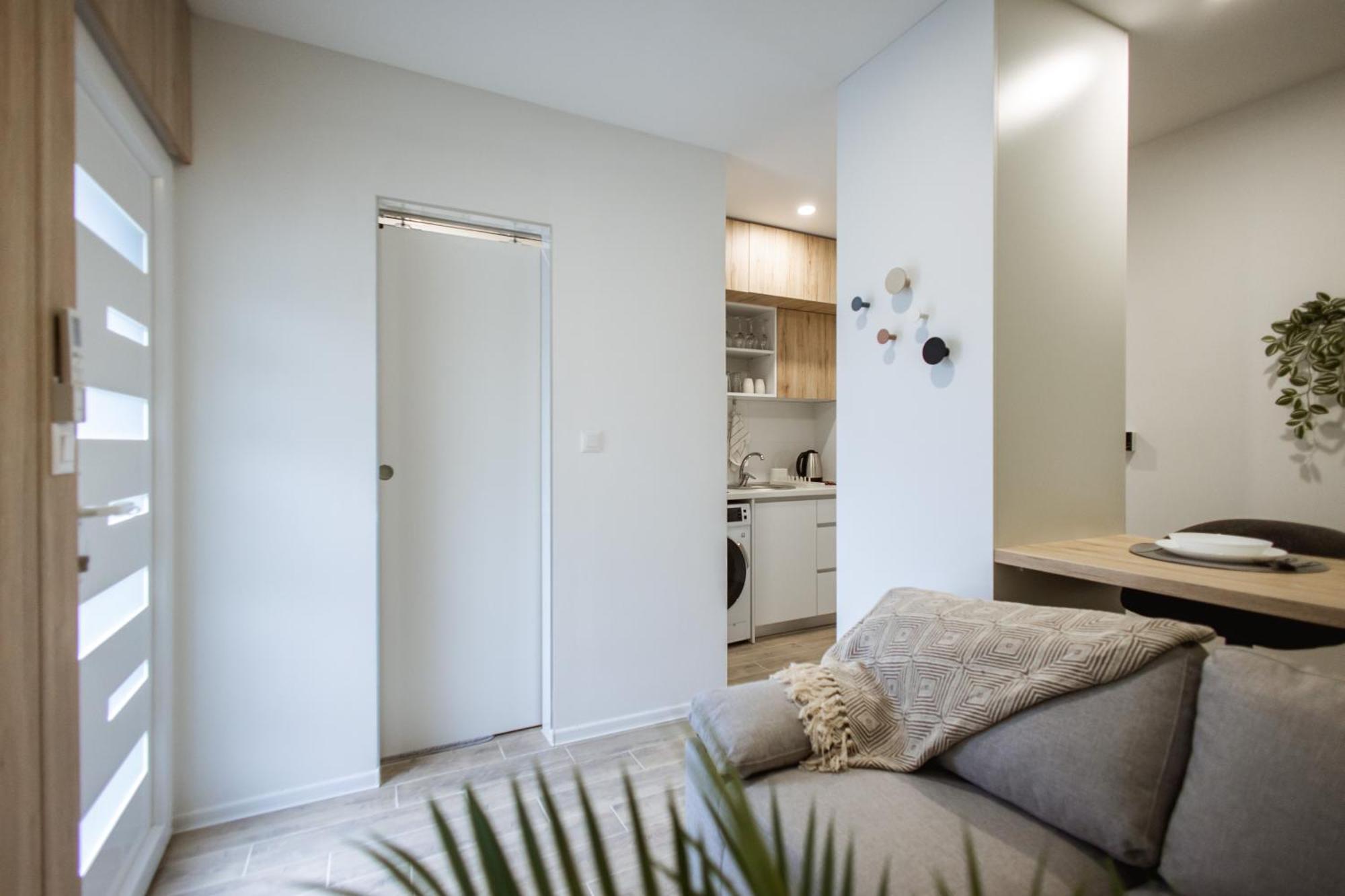 Cozy Studio Apartment In Osijek - Self Check In Buitenkant foto