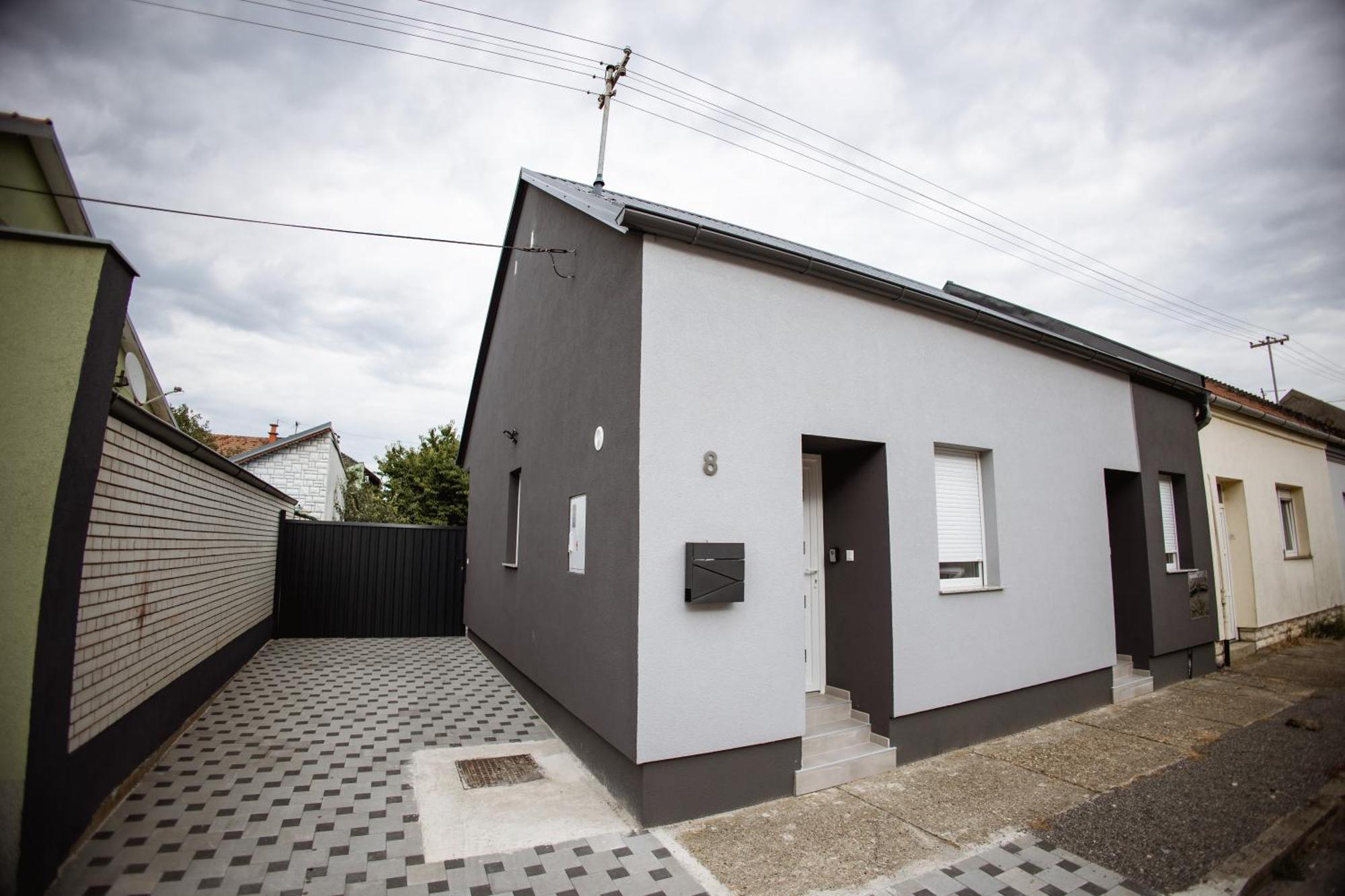 Cozy Studio Apartment In Osijek - Self Check In Buitenkant foto