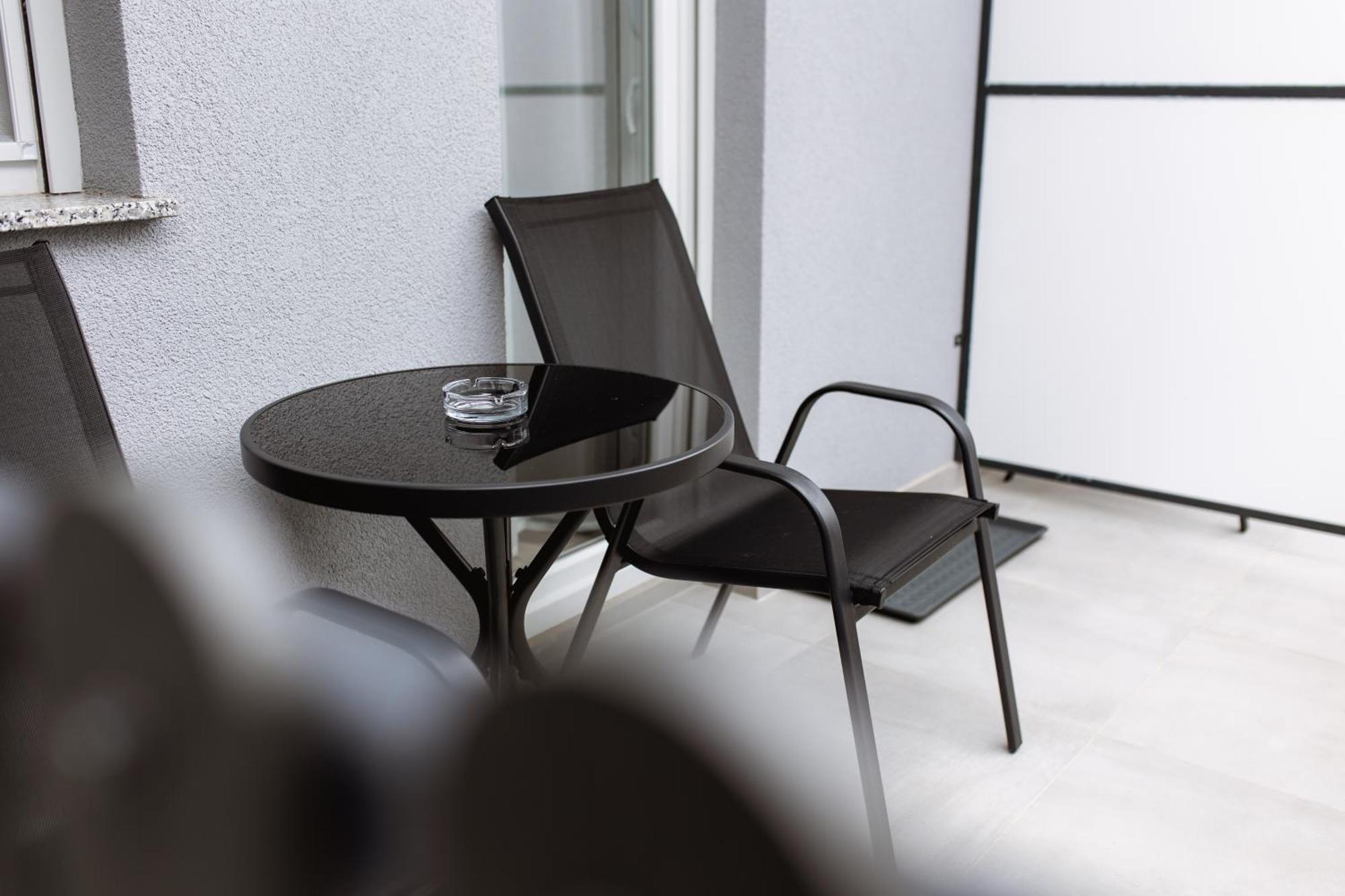 Cozy Studio Apartment In Osijek - Self Check In Buitenkant foto